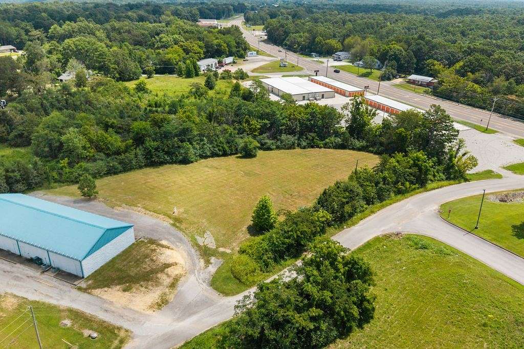1 Acre of Mixed-Use Land for Sale in Hohenwald, Tennessee