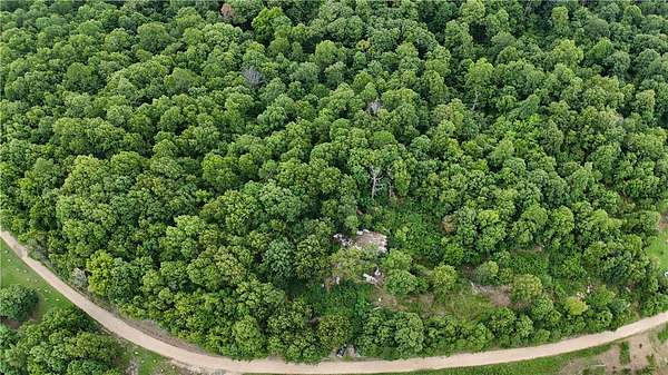 11 Acres of Recreational & Residential Land for Sale in Yellville, Arkansas