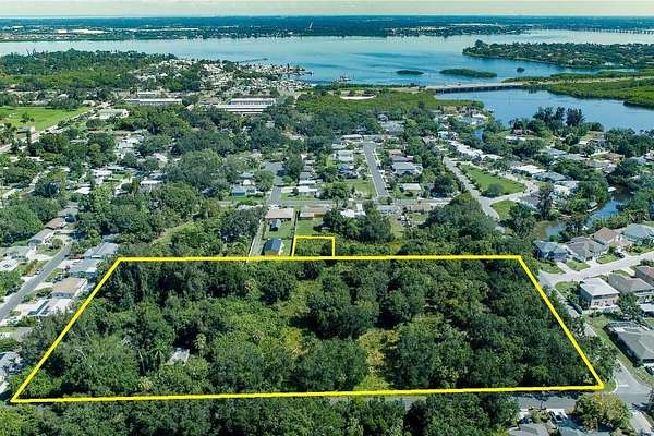 5 Acres of Residential Land with Home for Sale in Bradenton, Florida
