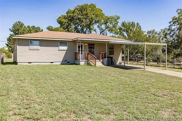 5 Acres of Residential Land with Home for Sale in Durant, Oklahoma