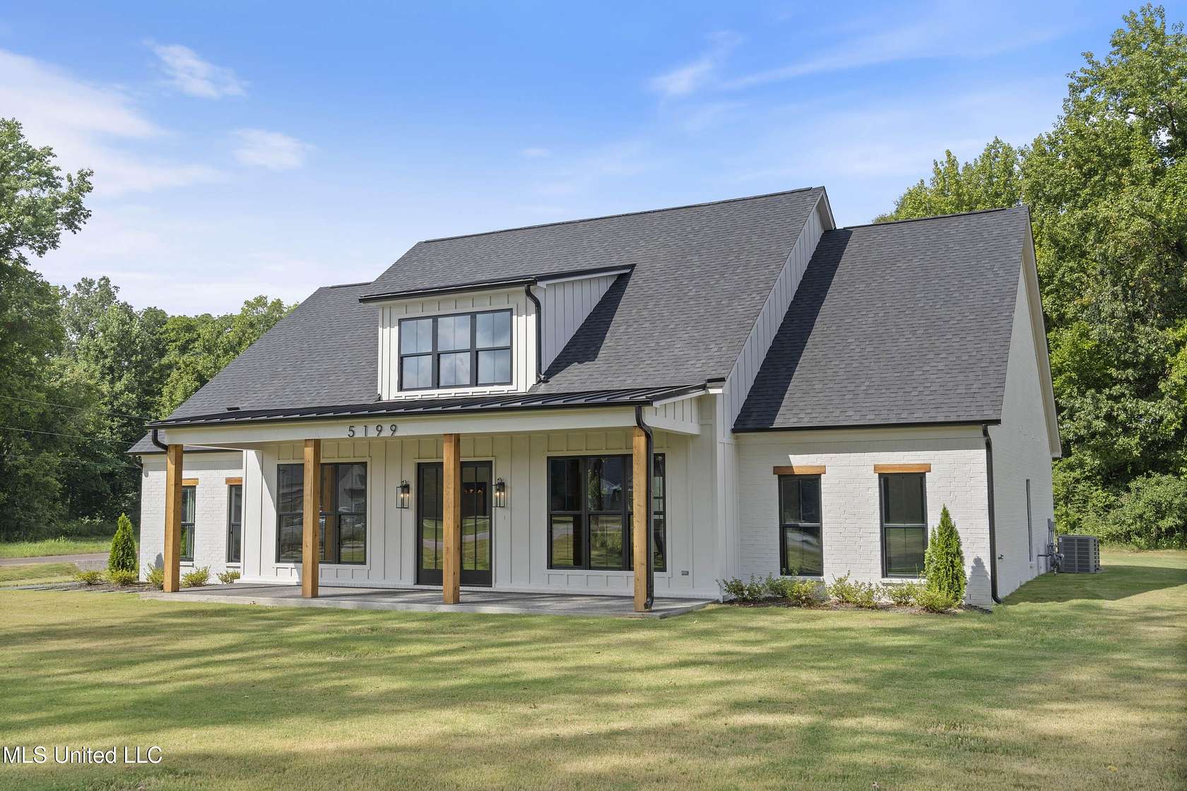 1.8 Acres of Residential Land with Home for Sale in Hernando, Mississippi