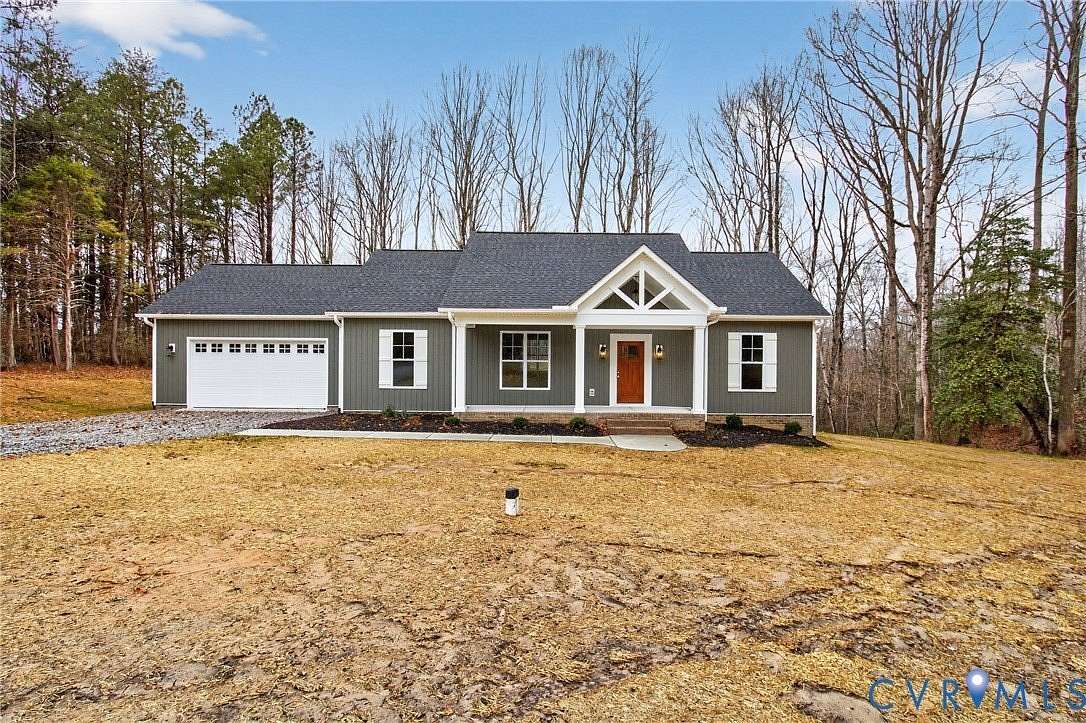 3 Acres of Residential Land with Home for Sale in Warsaw, Virginia