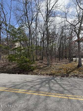 0.5 Acres of Land for Sale in Crossville, Tennessee