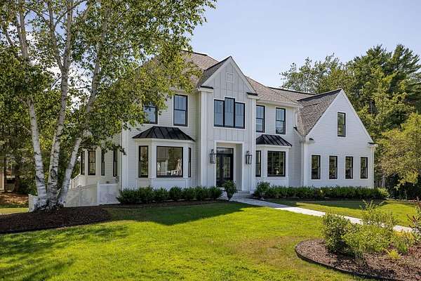 2.1 Acres of Residential Land with Home for Sale in Portsmouth, New Hampshire