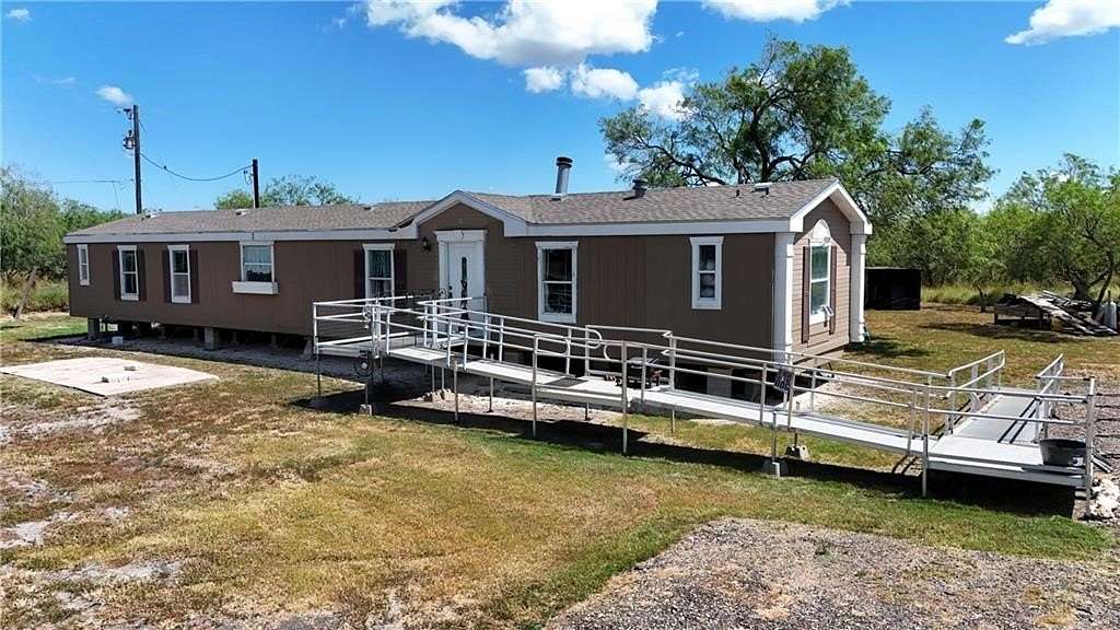 3.12 Acres of Residential Land with Home for Sale in Bishop, Texas