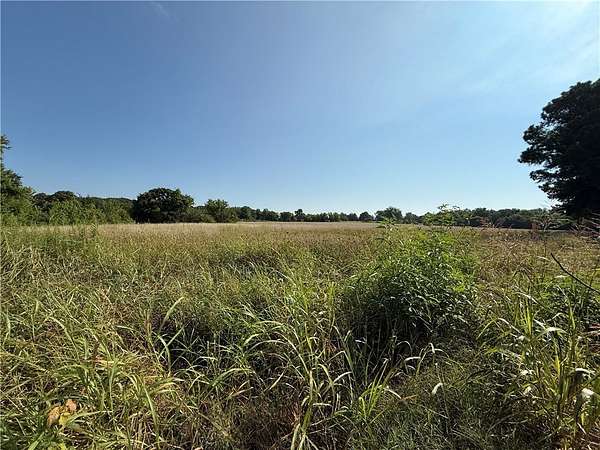 2.79 Acres of Mixed-Use Land for Sale in Lincoln, Arkansas