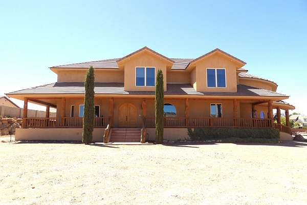 2.42 Acres of Residential Land with Home for Sale in St. George, Utah