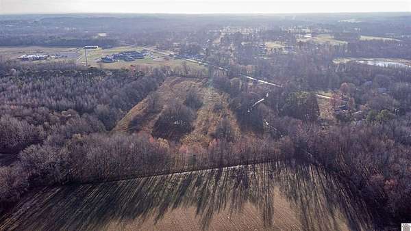 20 Acres of Recreational & Residential Land for Sale in Paducah, Kentucky