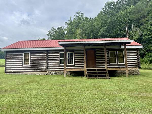 5 Acres of Land with Home for Sale in Del Rio, Tennessee
