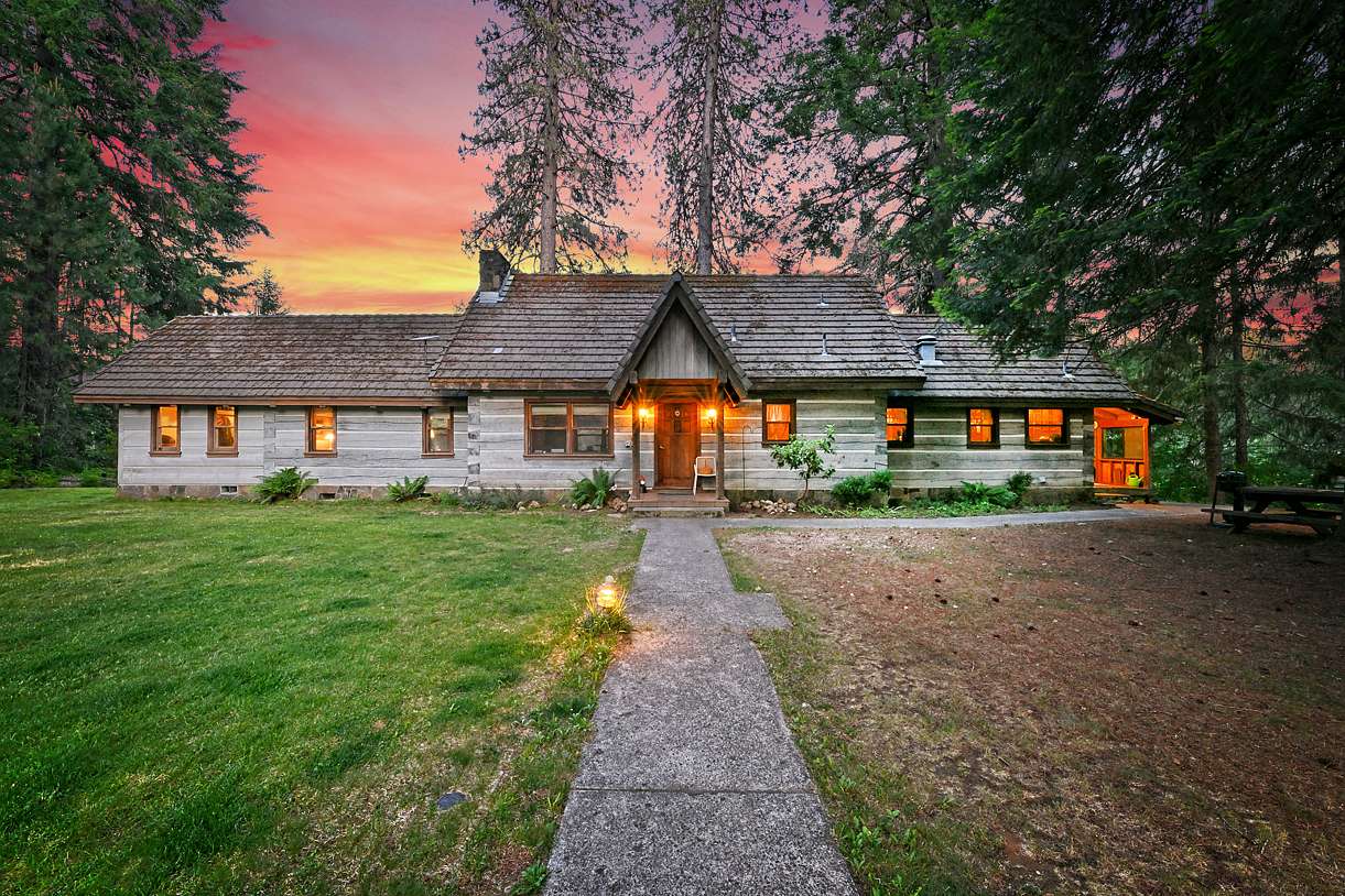 40 Acres of Land with Home for Sale in Prospect, Oregon