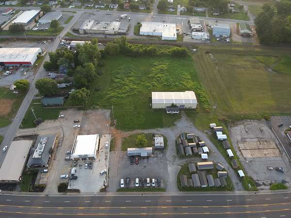 4.75 Acres of Improved Commercial Land for Sale in Lawrenceburg, Tennessee