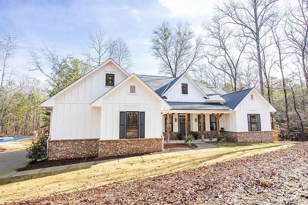 6 Acres of Residential Land with Home for Sale in Columbus, Georgia