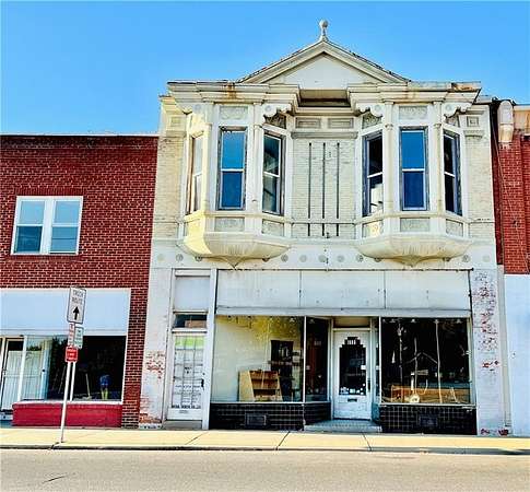 0.27 Acres of Mixed-Use Land for Sale in St. Joseph, Missouri