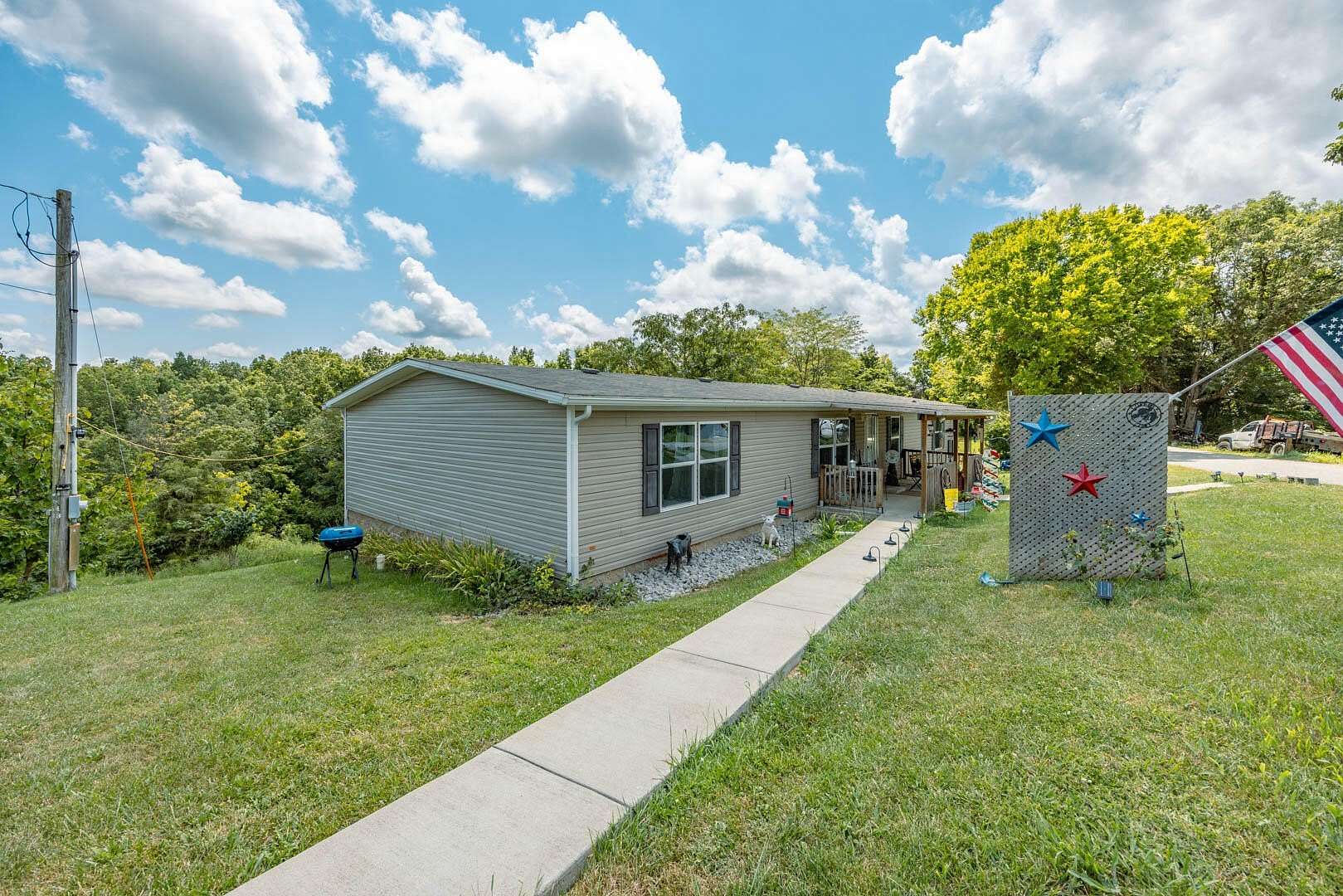 2.74 Acres of Residential Land with Home for Sale in Cynthiana, Kentucky