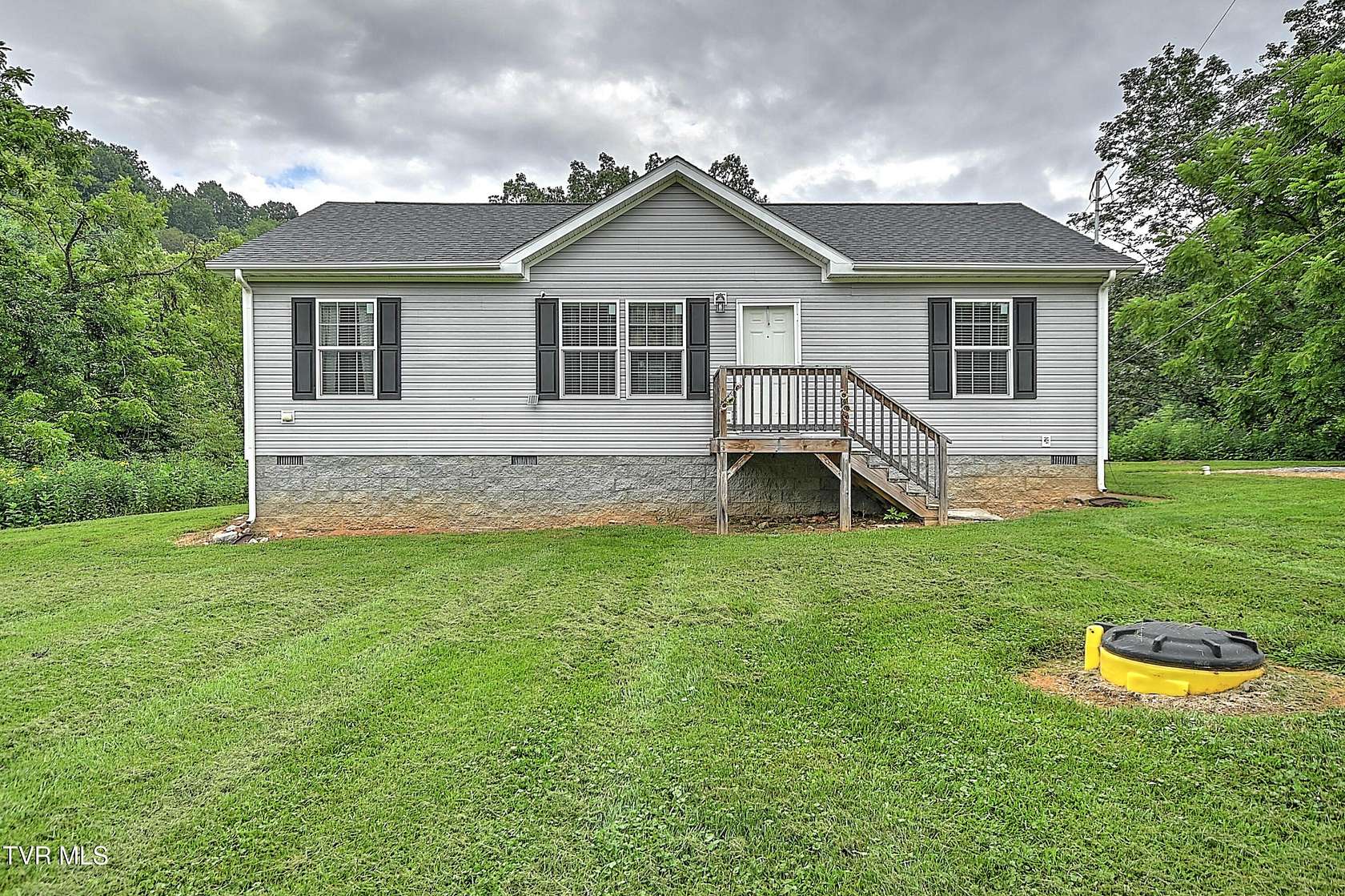 2.18 Acres of Residential Land with Home for Sale in Abingdon, Virginia