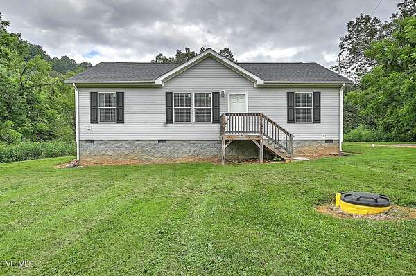 2.18 Acres of Residential Land with Home for Sale in Abingdon, Virginia