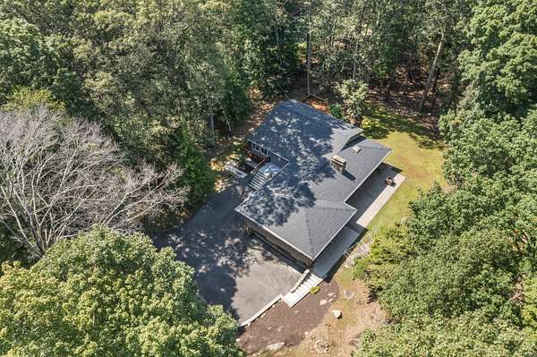 3.19 Acres of Residential Land with Home for Sale in Easton, Connecticut