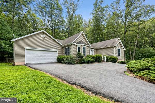 4.38 Acres of Residential Land with Home for Sale in Luray, Virginia