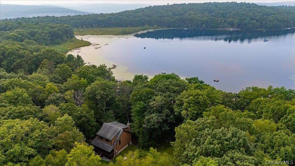 5.63 Acres of Residential Land with Home for Sale in Barryville, New York