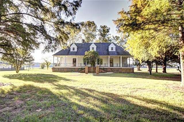 3.63 Acres of Residential Land with Home for Sale in Natchitoches, Louisiana
