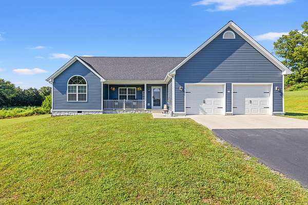 2.69 Acres of Residential Land with Home for Sale in Harrodsburg, Kentucky