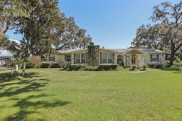 5.58 Acres of Land with Home for Sale in Dade City, Florida