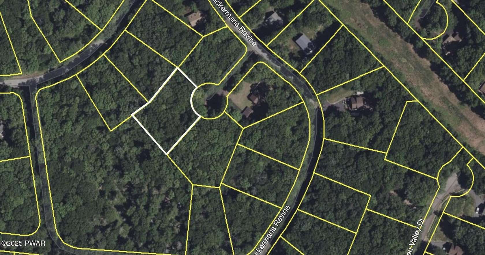 0.58 Acres of Residential Land for Sale in Tafton, Pennsylvania