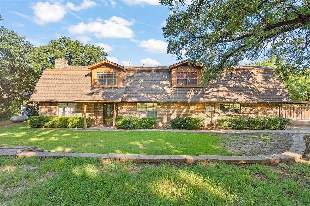 3 Acres of Residential Land with Home for Sale in Joshua, Texas