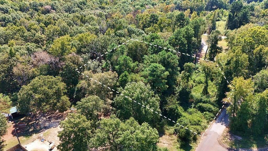 1 Acre of Residential Land for Sale in Mineola, Texas