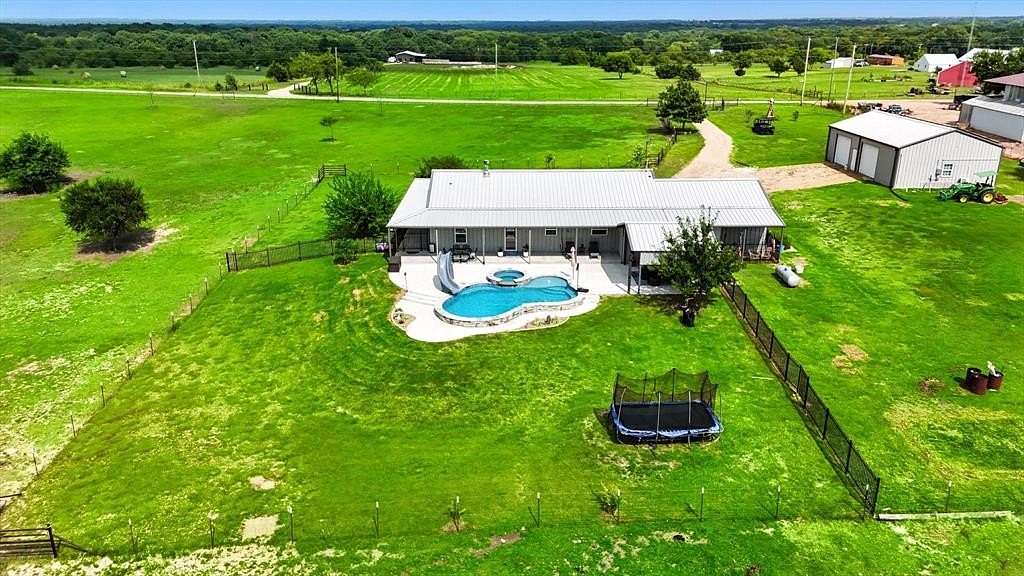 15.4 Acres of Land with Home for Sale in Whitewright, Texas