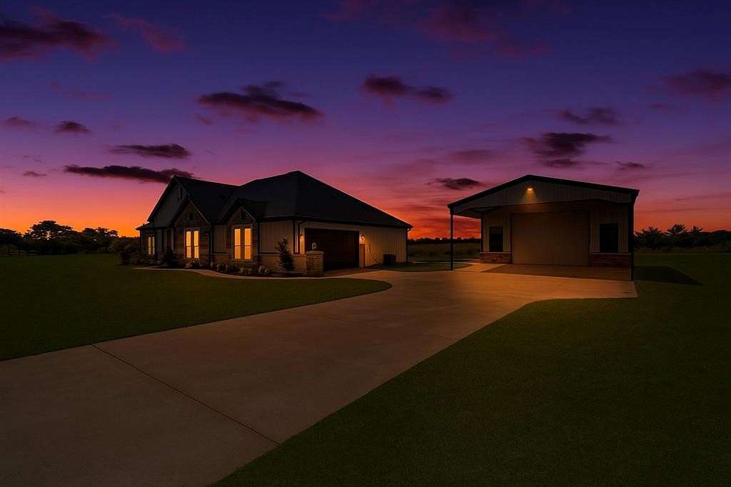 1 Acre of Residential Land with Home for Sale in Leonard, Texas