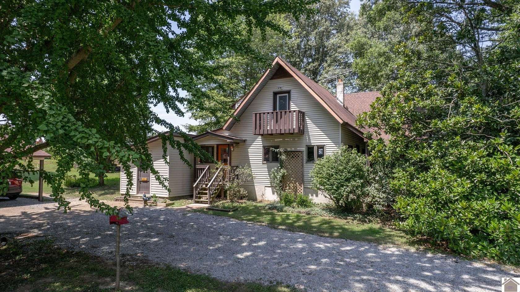 20 Acres of Land with Home for Sale in Clinton, Kentucky