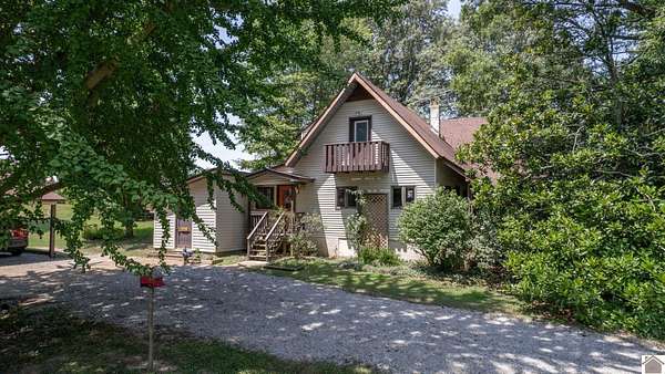 20 Acres of Land with Home for Sale in Clinton, Kentucky