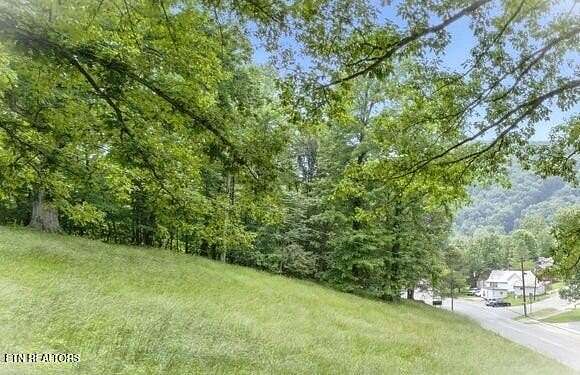 0.94 Acres of Residential Land for Sale in Cumberland Gap, Tennessee