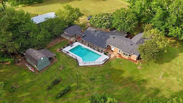 8.34 Acres of Residential Land with Home for Sale in Pavo, Georgia