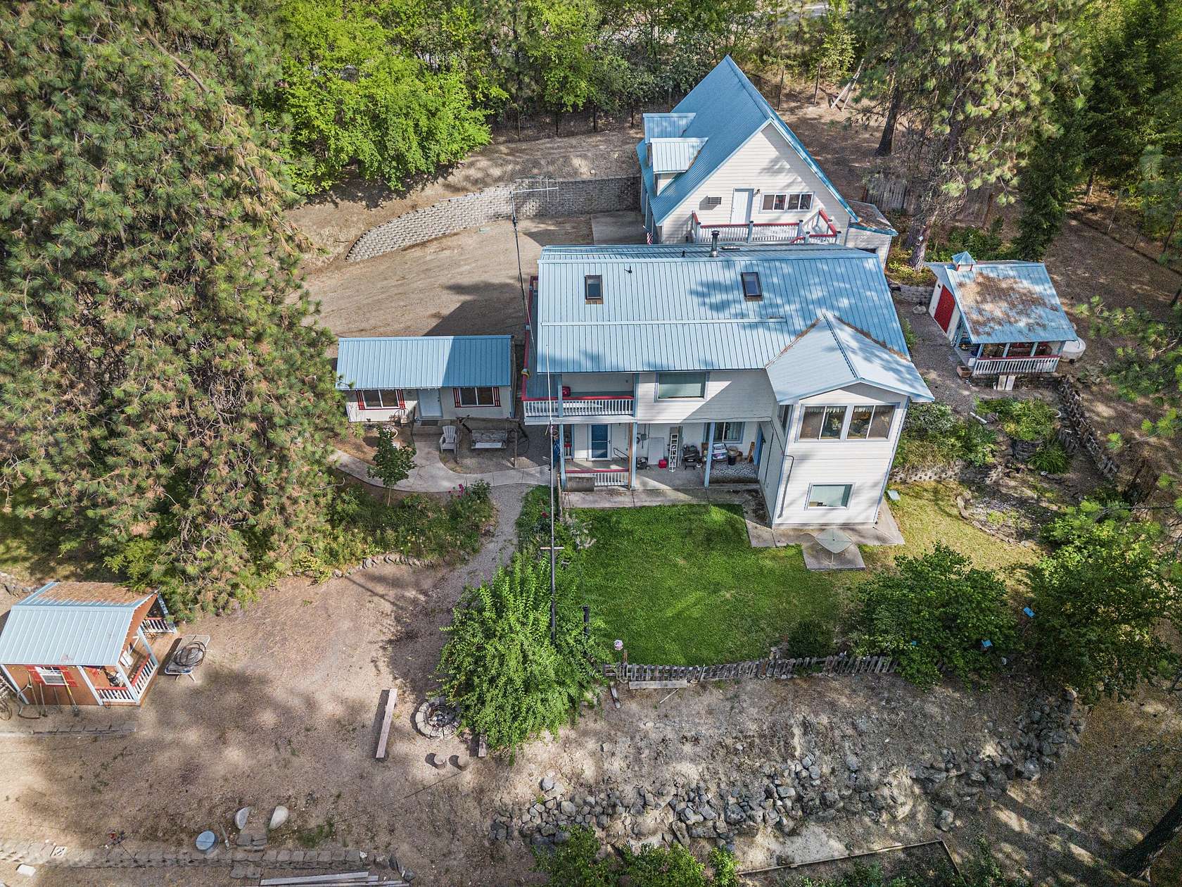 2.5 Acres of Residential Land with Home for Sale in Hunters, Washington