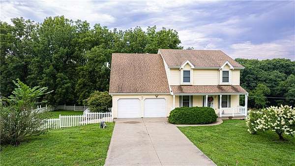 2.4 Acres of Residential Land with Home for Sale in St. Joseph, Missouri