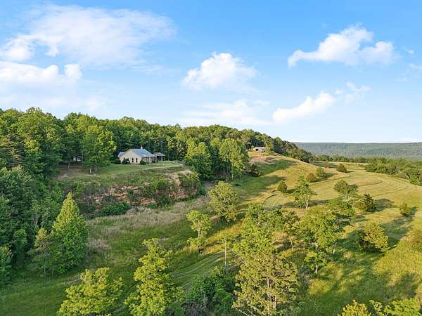 580 Acres of Agricultural Land with Home for Sale in Gruetli-Laager, Tennessee