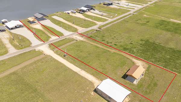 1.5 Acres of Residential Land for Sale in Clifton, Tennessee
