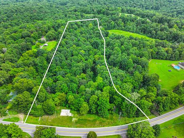 7.2 Acres of Land for Sale in Indian Mound, Tennessee