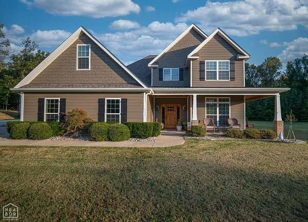 21.7 Acres of Land with Home for Sale in Jonesboro, Arkansas