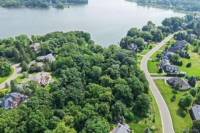 1.26 Acres of Residential Land for Sale in Brighton, Michigan