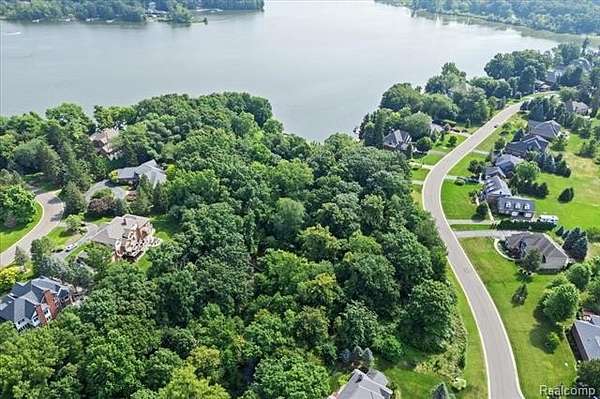 1.26 Acres of Residential Land for Sale in Brighton, Michigan