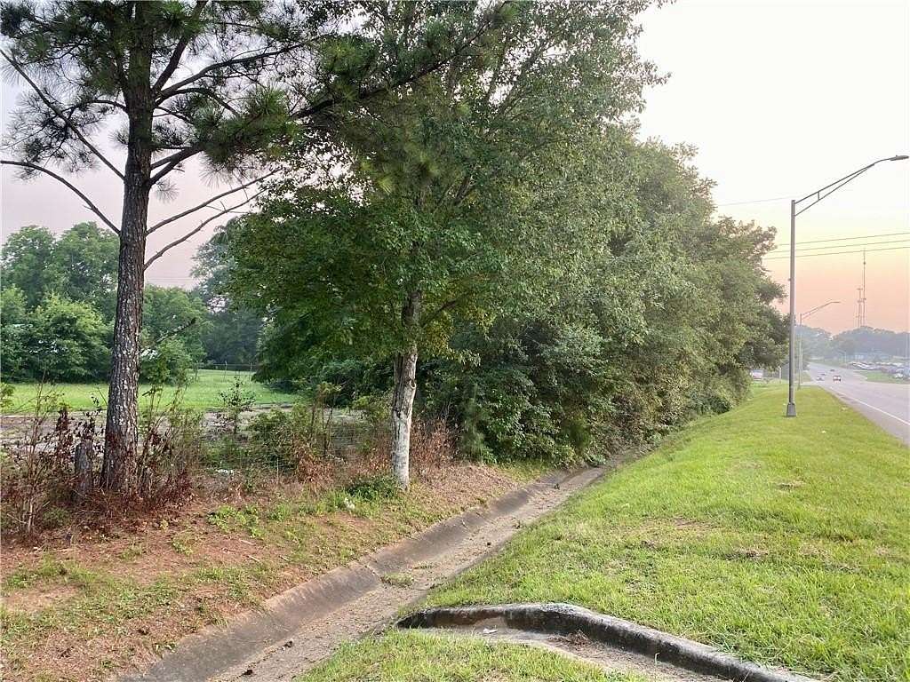 0.9 Acres of Commercial Land for Sale in LaGrange, Georgia