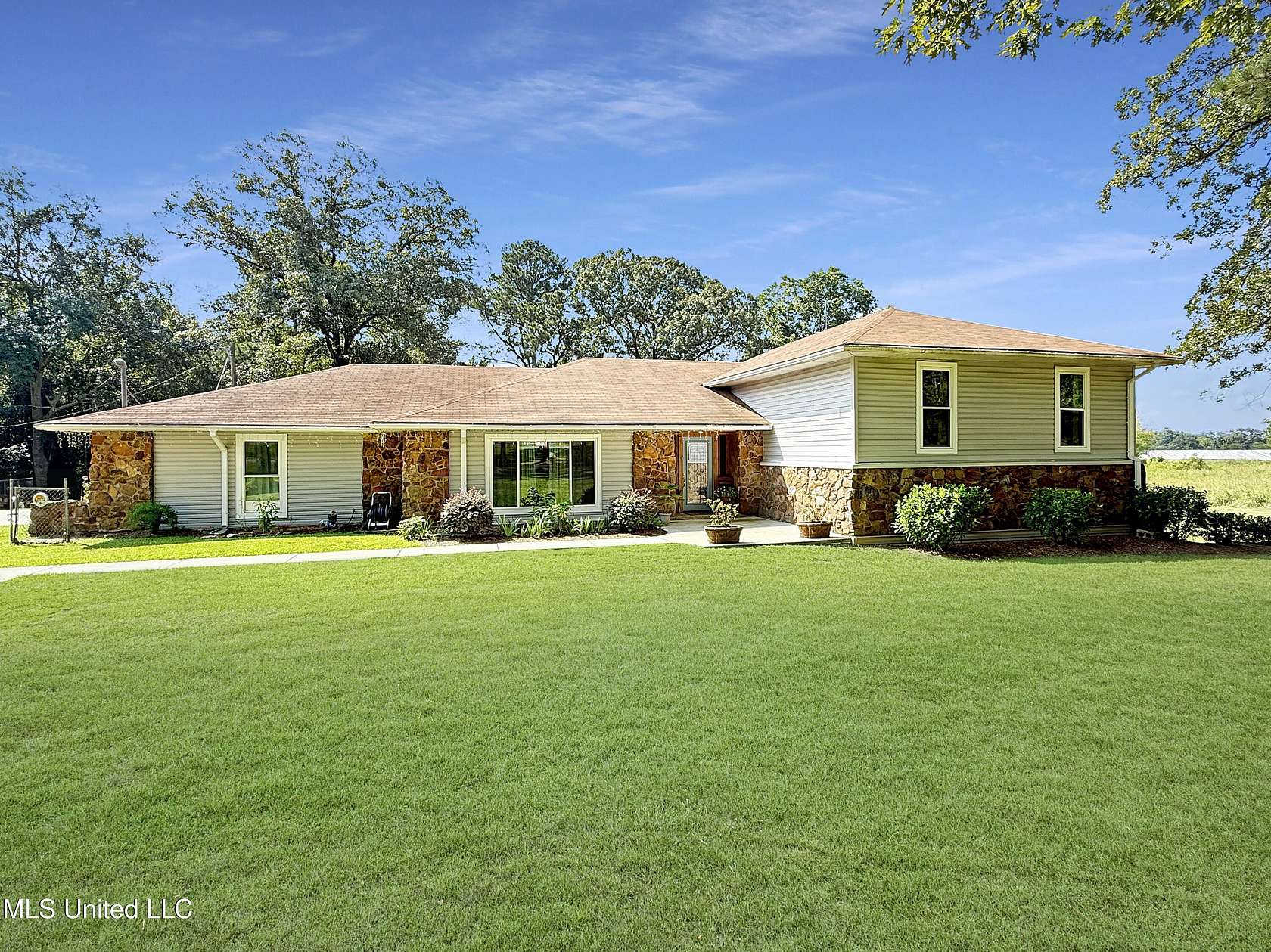 2.3 Acres of Residential Land with Home for Sale in New Hebron, Mississippi