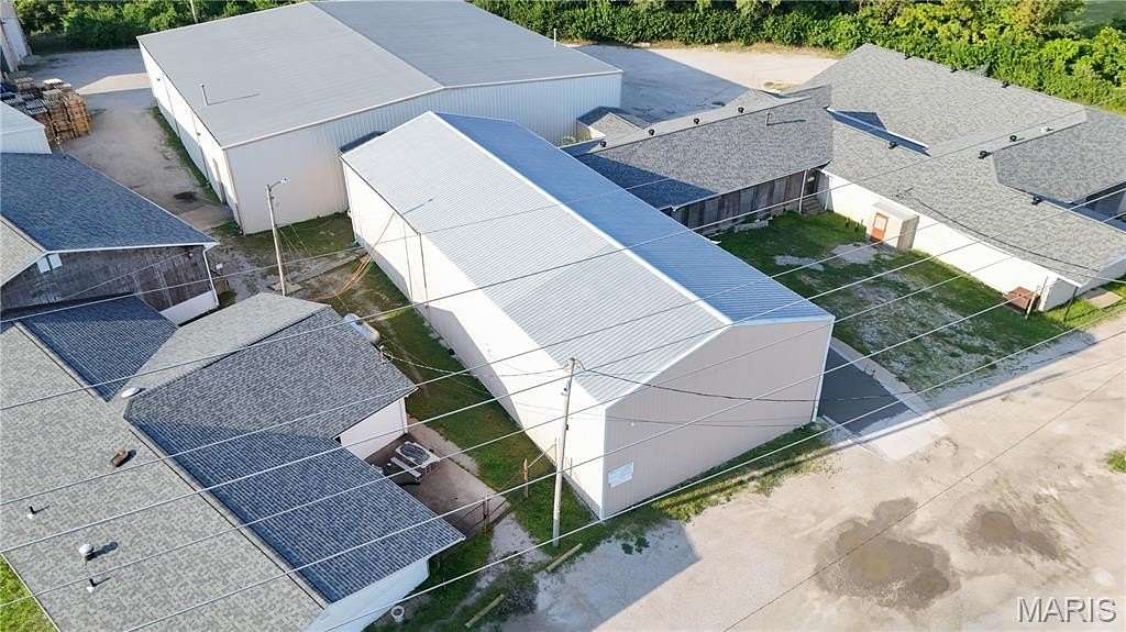 2.55 Acres of Improved Commercial Land for Sale in Wood River, Illinois