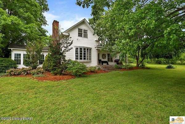 6 Acres of Residential Land with Home for Sale in Bowling Green, Kentucky