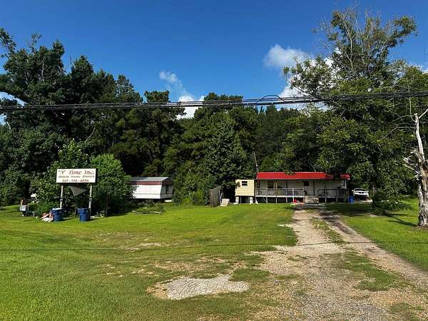 4 Acres of Improved Commercial Land for Sale in Leesville, Louisiana