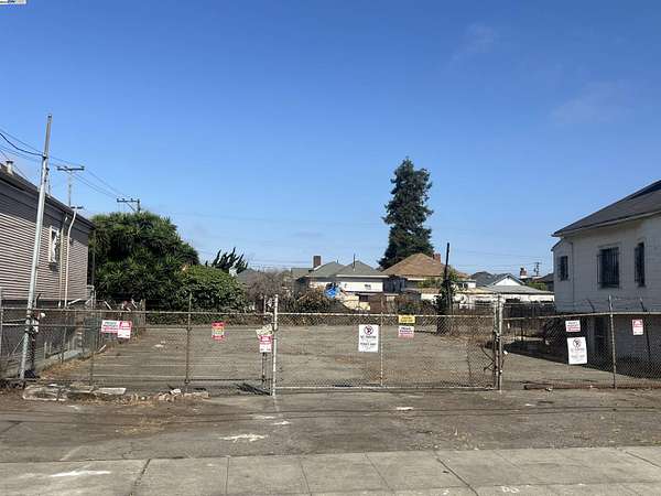 0.06 Acres of Land for Sale in Oakland, California
