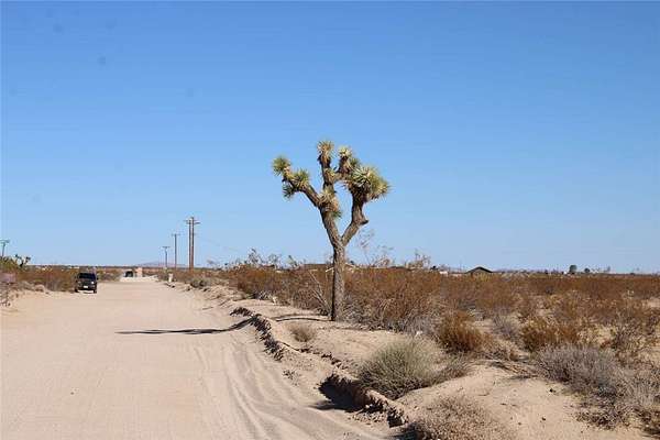 2.33 Acres of Residential Land for Sale in Joshua Tree, California